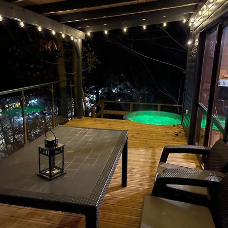 Rozalin Villa โอสทรึเซ ภายนอก รูปภาพ